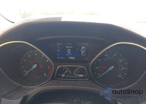 2017 Ford Focus Se z USA, uszkodzony, nr VIN 1FADP3F2XHL294837